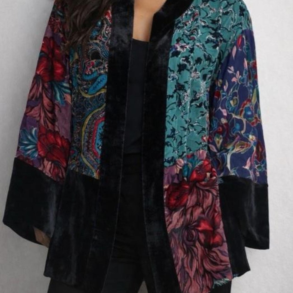 Chico's Travelers Collection Velvet Burnout Kimono Jacket